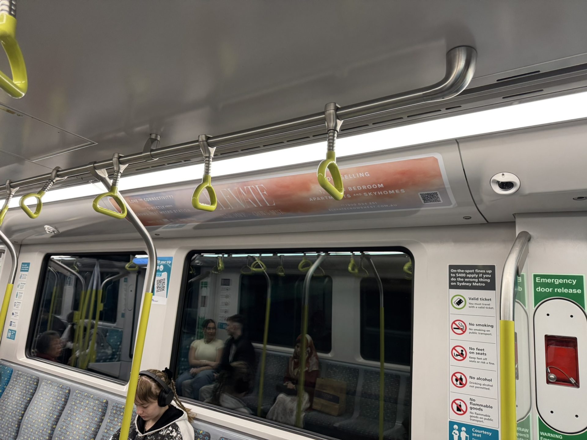 Train outdoor advertising